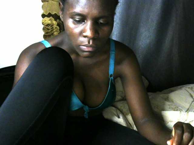 Little-queen live cam on BongaCams
