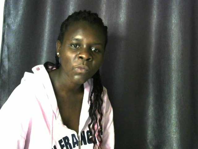 Little-queen live cam on BongaCams