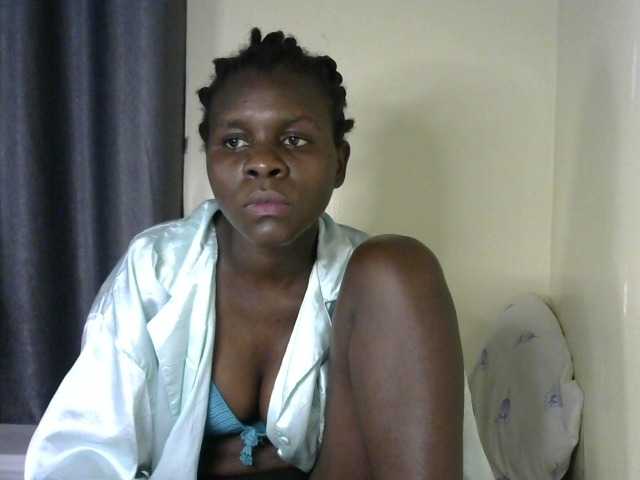 Little-queen live cam on BongaCams