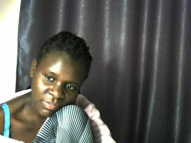 Little-queen live cam on BongaCams