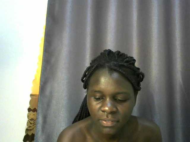 Little-queen live cam on BongaCams