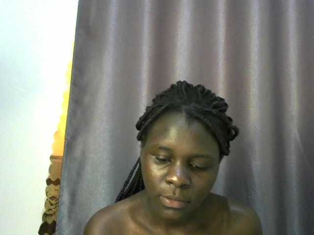 Little-queen live cam on BongaCams