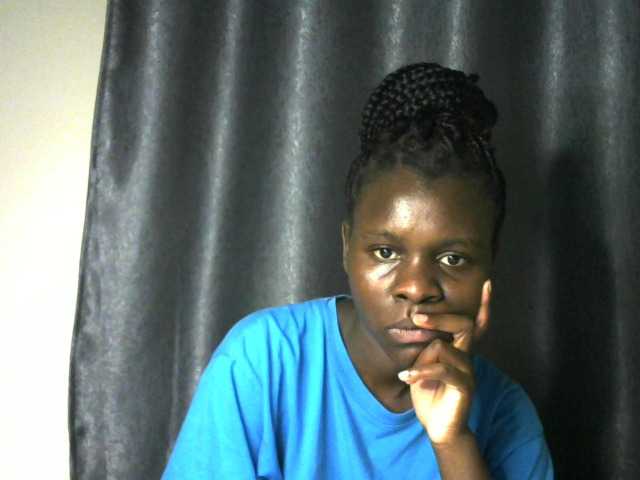 Little-queen live cam on BongaCams