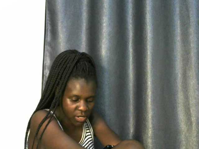 Little-queen live cam on BongaCams