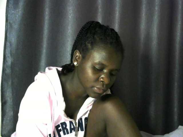 Little-queen live cam on BongaCams
