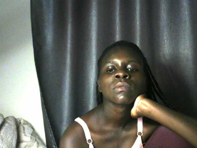 Little-queen live cam on BongaCams