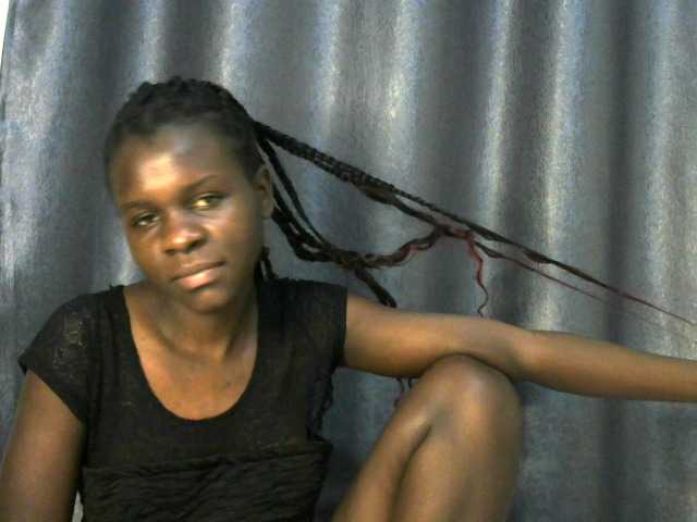 Little-queen live cam on BongaCams