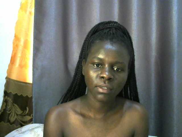 Little-queen live cam on BongaCams
