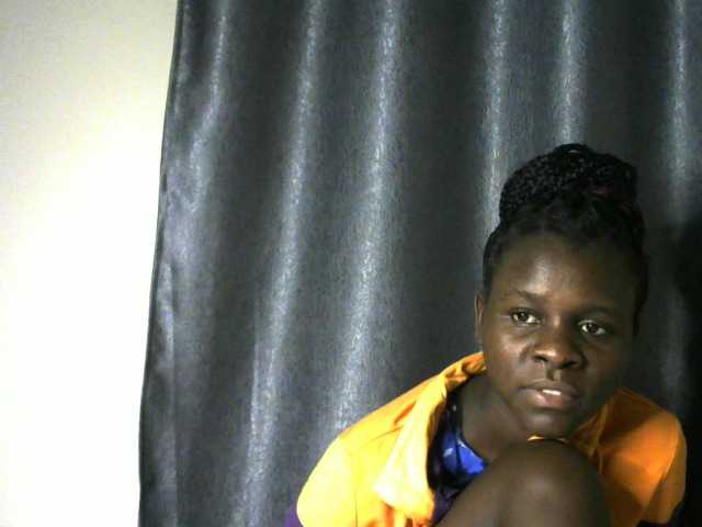 Little-queen live cam on BongaCams
