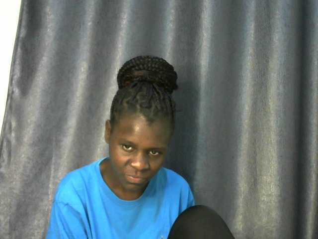 Little-queen live cam on BongaCams