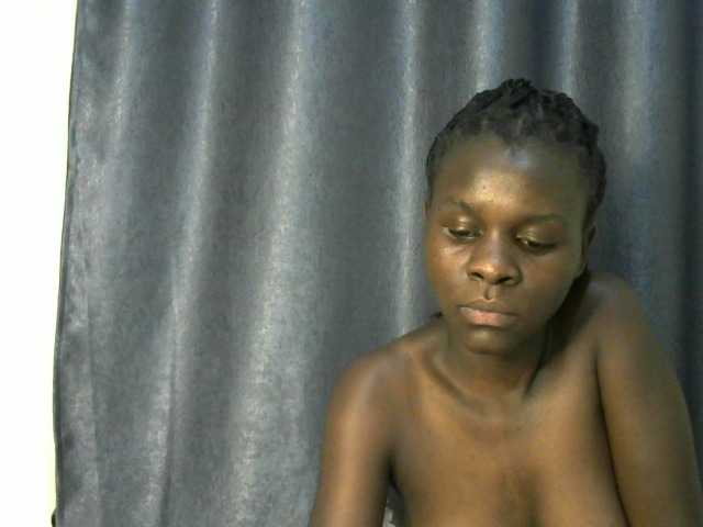 Little-queen live cam on BongaCams