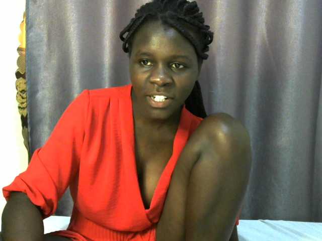 Little-queen live cam on BongaCams