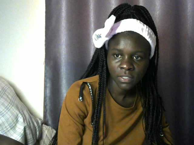 Little-queen live cam on BongaCams