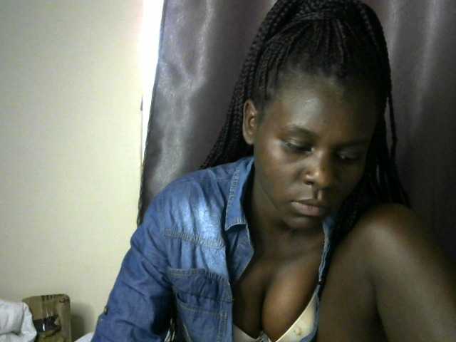 Little-queen live cam on BongaCams
