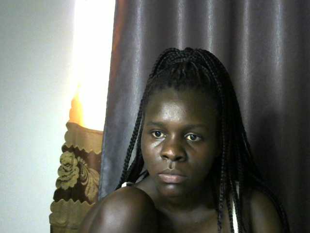 Little-queen live cam on BongaCams