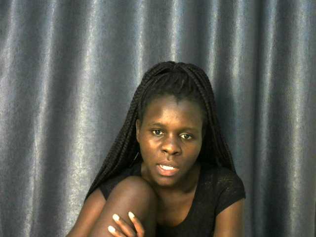 Little-queen live cam on BongaCams