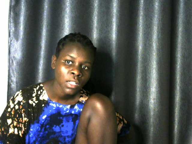 Little-queen live cam on BongaCams
