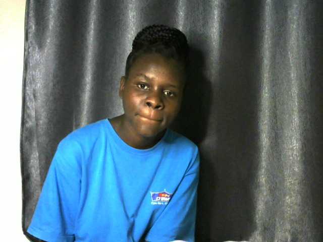 Little-queen live cam on BongaCams