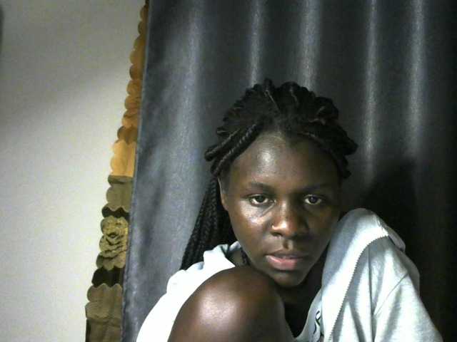 Little-queen live cam on BongaCams