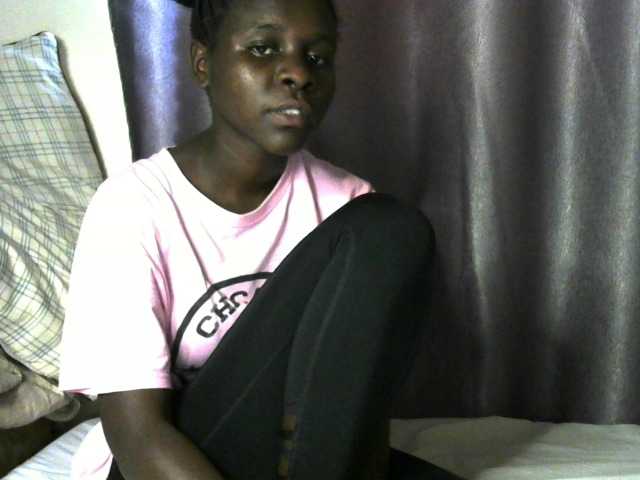 Little-queen live cam on BongaCams