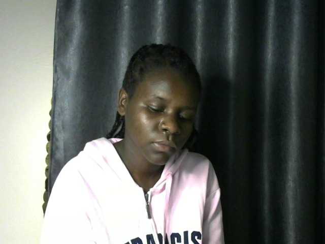 Little-queen live cam on BongaCams