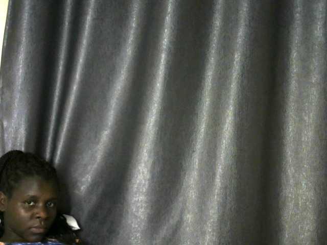 Little-queen live cam on BongaCams