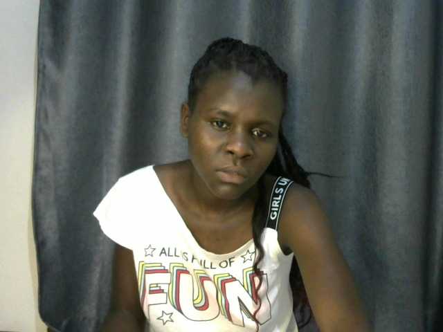 Little-queen live cam on BongaCams