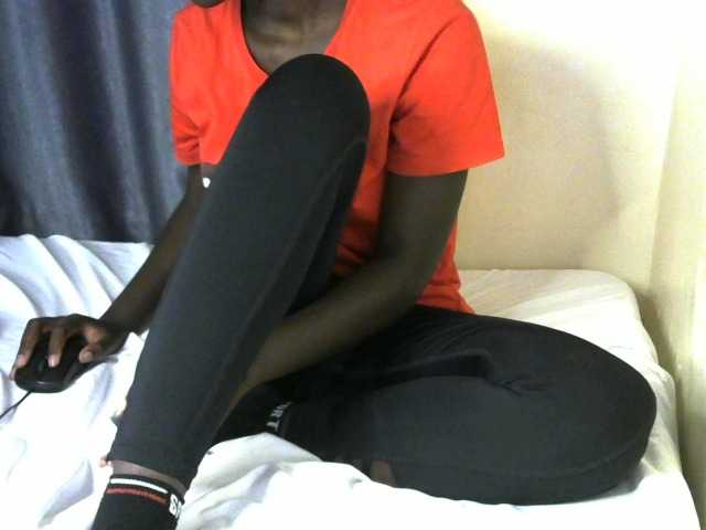 Little-queen live cam on BongaCams