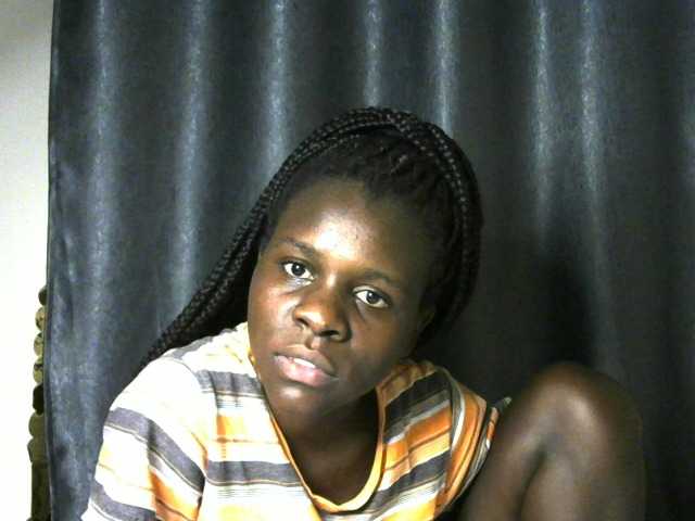 Little-queen live cam on BongaCams
