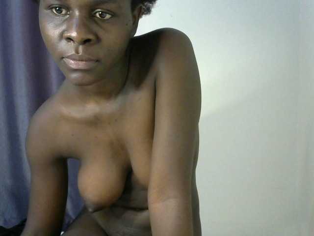 Little-queen live cam on BongaCams