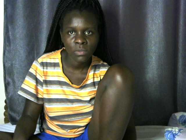 Little-queen live cam on BongaCams