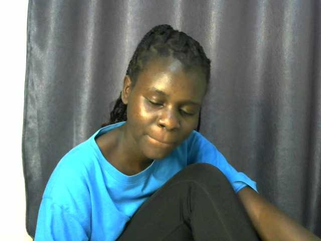 Little-queen live cam on BongaCams