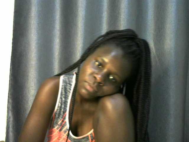Little-queen live cam on BongaCams