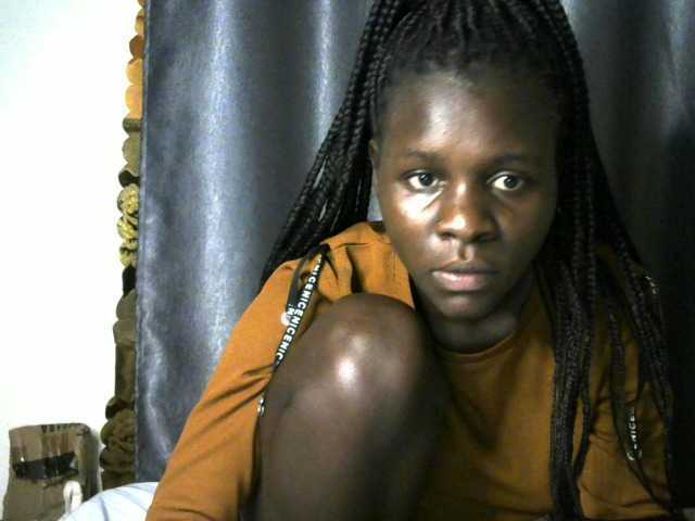 Little-queen live cam on BongaCams