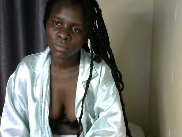 Little-queen live cam on BongaCams