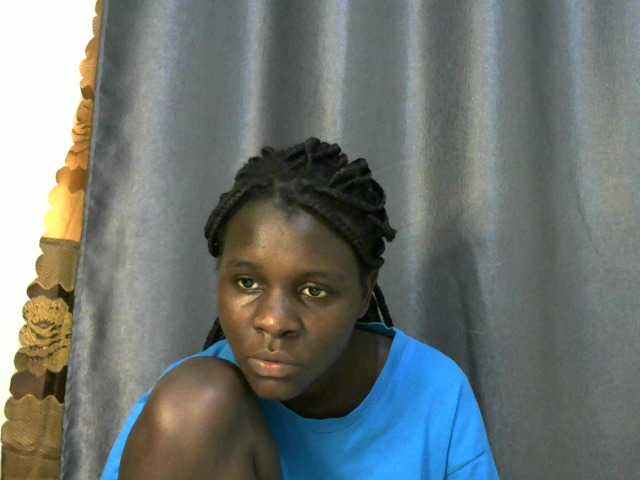 Little-queen live cam on BongaCams