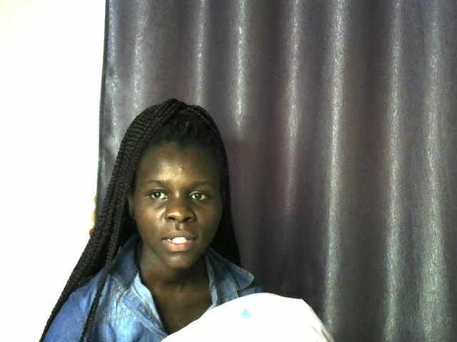 Little-queen live cam on BongaCams