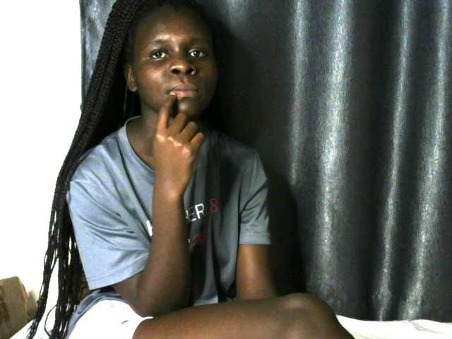 Little-queen live cam on BongaCams