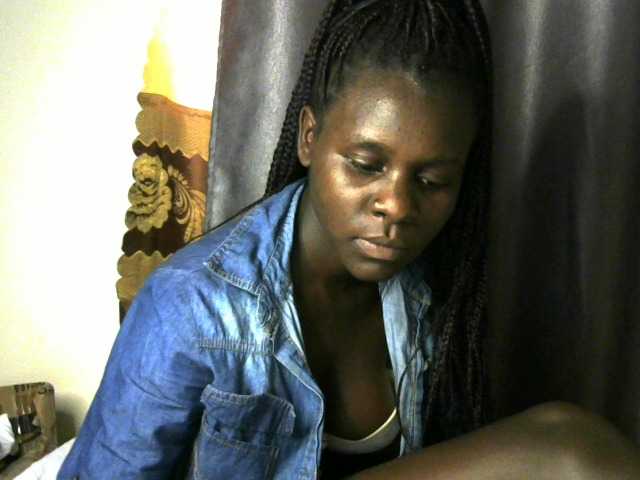 Little-queen live cam on BongaCams