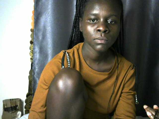 Little-queen live cam on BongaCams
