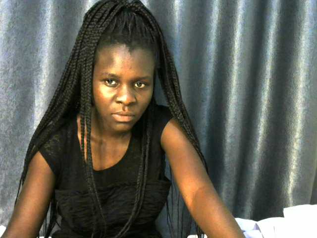 Little-queen live cam on BongaCams