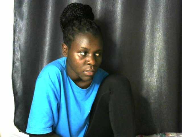 Little-queen live cam on BongaCams