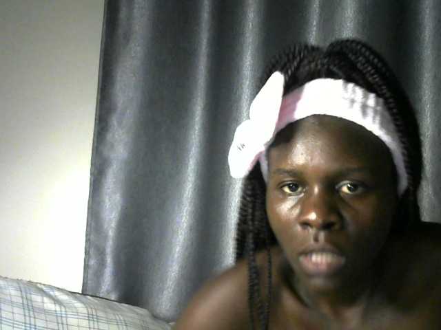 Little-queen live cam on BongaCams