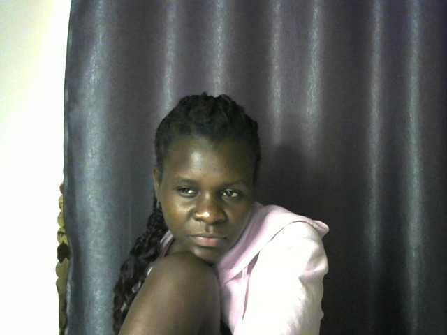 Little-queen live cam on BongaCams