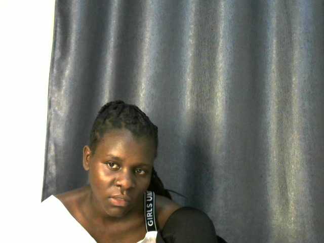 Little-queen live cam on BongaCams