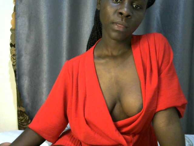 Little-queen live cam on BongaCams