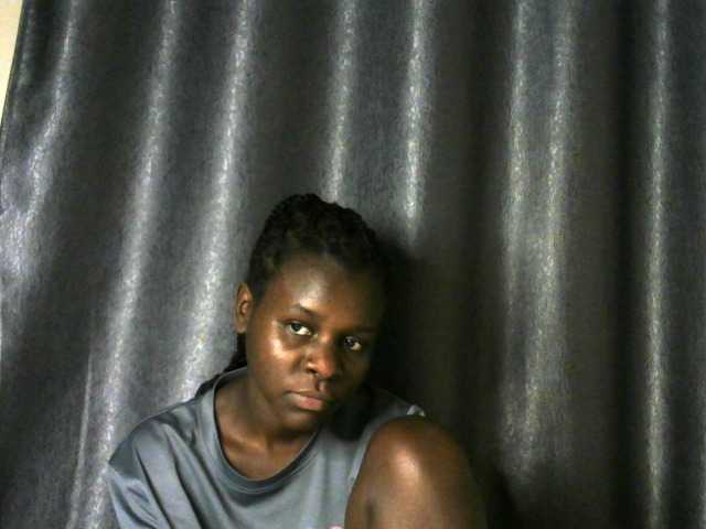 Little-queen live cam on BongaCams