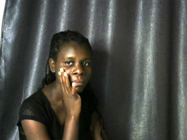 Little-queen live cam on BongaCams