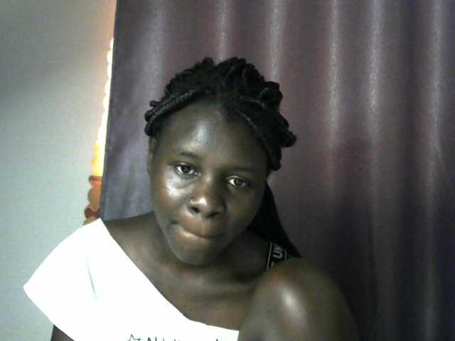 Little-queen live cam on BongaCams