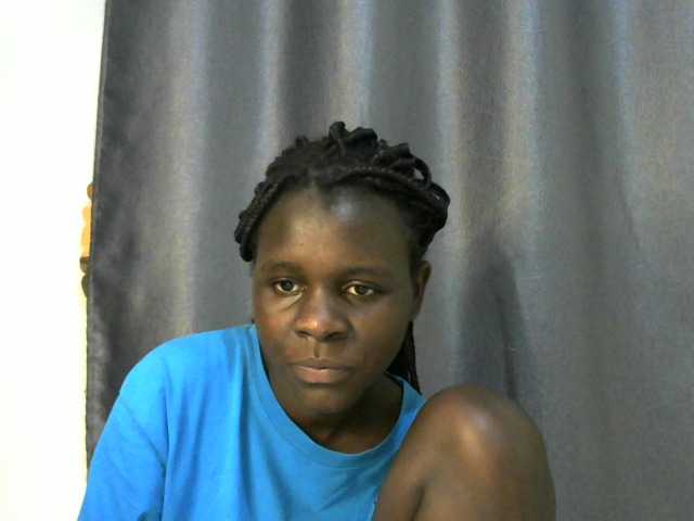 Little-queen live cam on BongaCams